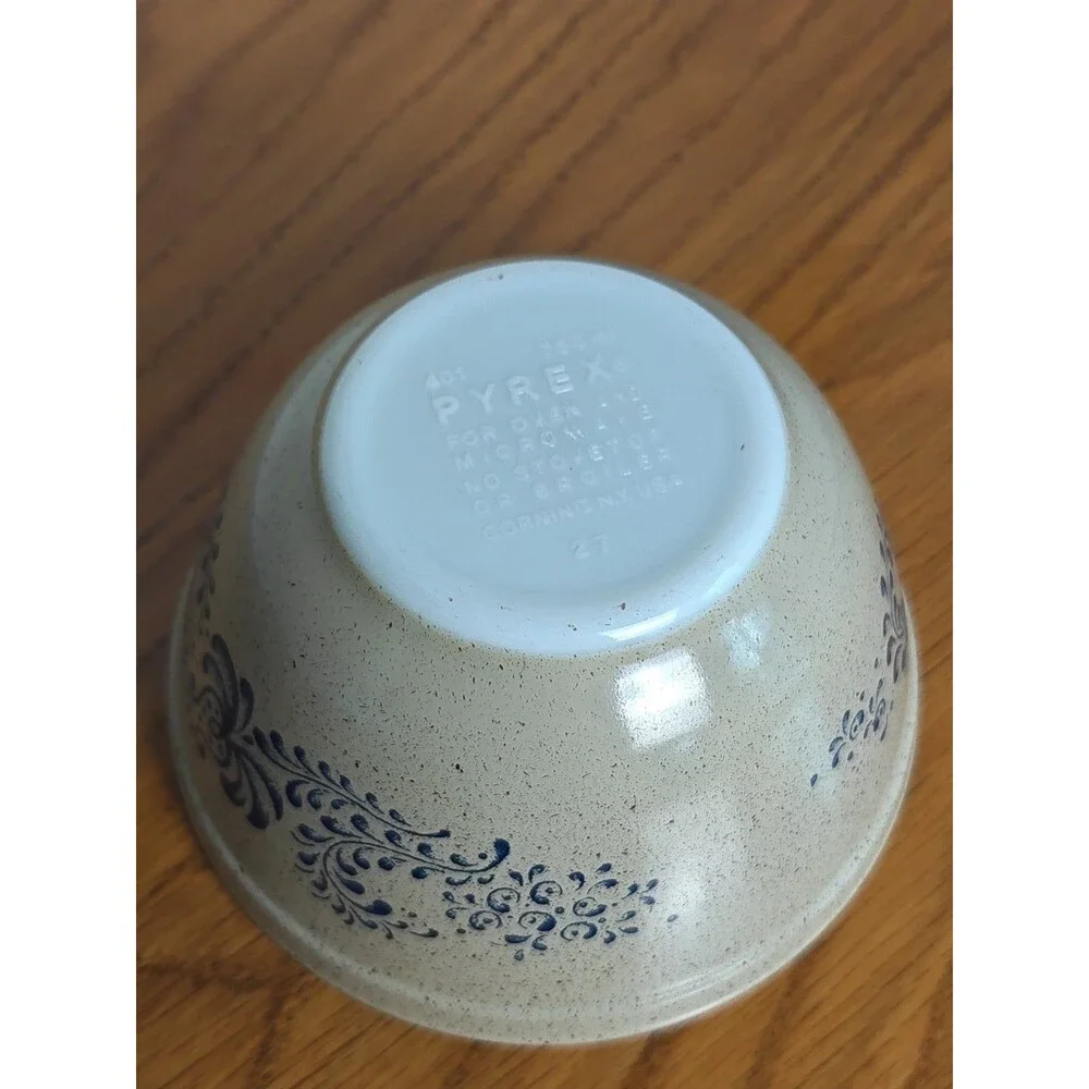 Pyrex very clean